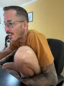 Show modela Lucasjandre na web-kameri