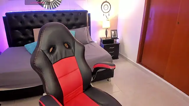 XXX chat uživo modela LolaVillalobos