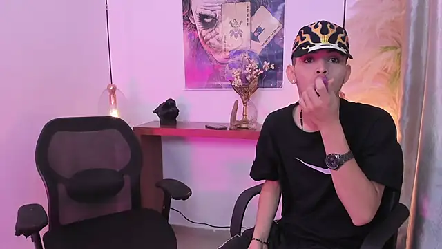 your_d0ll1 Show Webcam