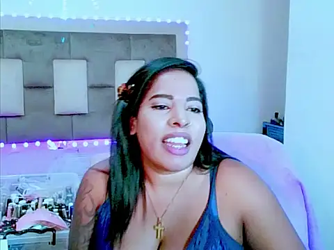 indiantopaz694u's Live XXX Chat