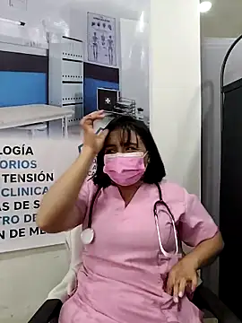 Nurse_Alice-7: διαδικτυακό σόου στην κάμερα