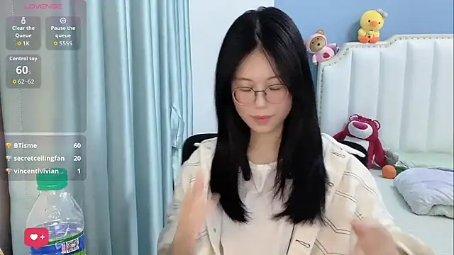 Luna-666 Pertunjukan Webcam