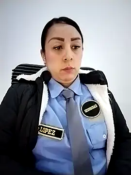 Cristal_Security-1's Live XXX Chat