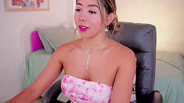 YourAmazonKam Live XXX Chat