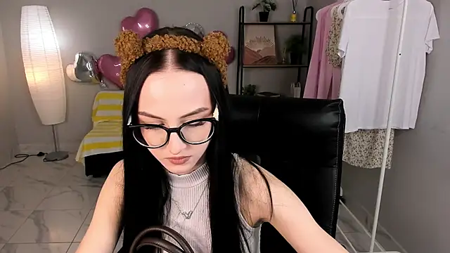 Kira_Limerd's Webcam Show