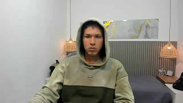 AlessandroFranco's Live XXX Chat