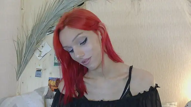 Kirana_Hayes Show in webcam