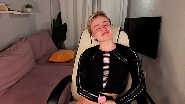 cumboydoll élő XXX-chatje