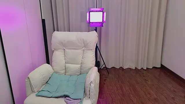 Onecutelittle Adlı Modelin Canlı XXX Sohbeti