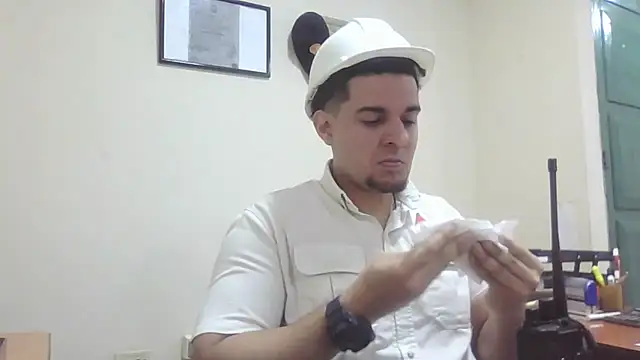 Officeb0y Live XXX Chat