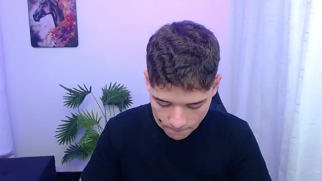 Mattass18: διαδικτυακό σόου στην κάμερα