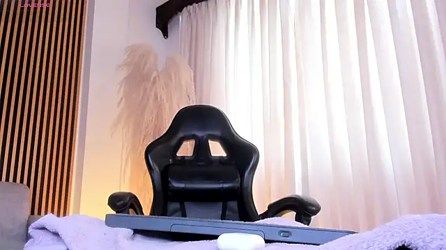 JulienSaint Show Webcam