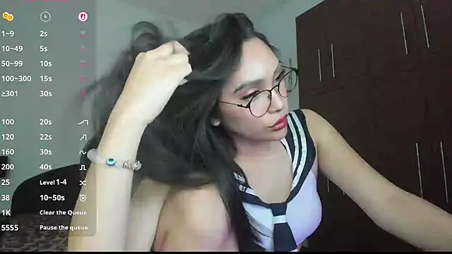 JennifersBaddie Show in webcam