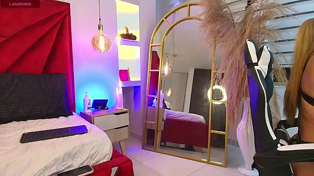 دردشة NahomiRoss الجنسية المباشرة
