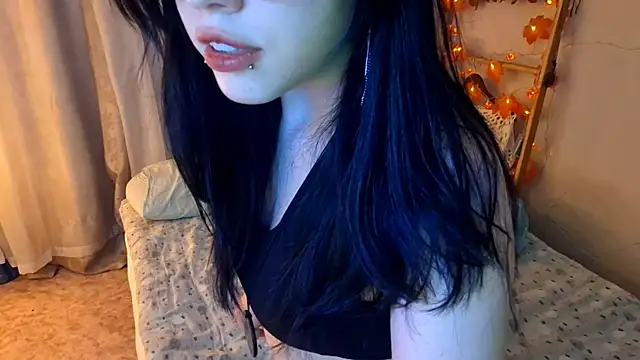 MiaTemptress Adlı Modelin Canlı XXX Sohbeti