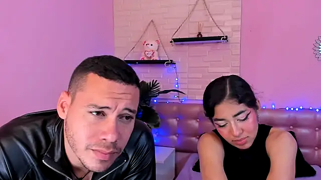Aronandmoli69's Webcam Show