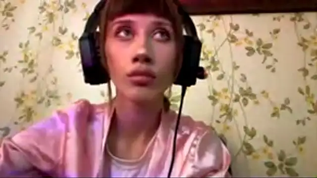 AmeliaHapern Webbikameraesitys