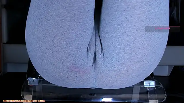 Cameltoe_squirt_inPants' Live XXX Chat