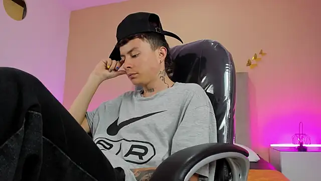 Nascary_Fox's Live XXX Chat