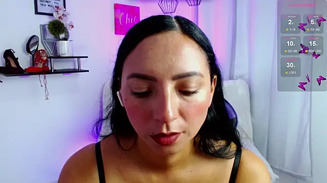 Emmi_Cam 라이브 XXX 채팅