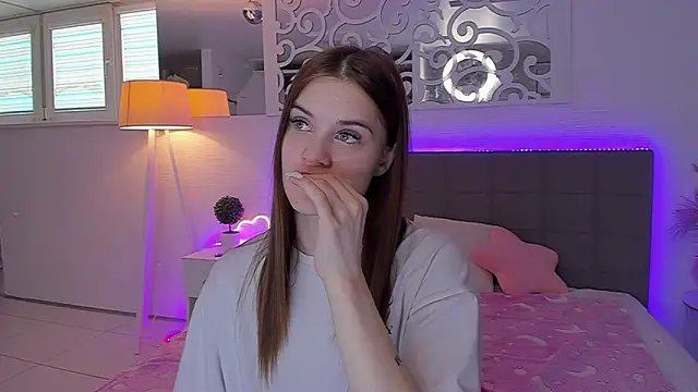 LuisaClover's Live XXX Chat