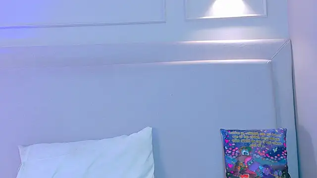 NaomiKlarc Chat XXX live