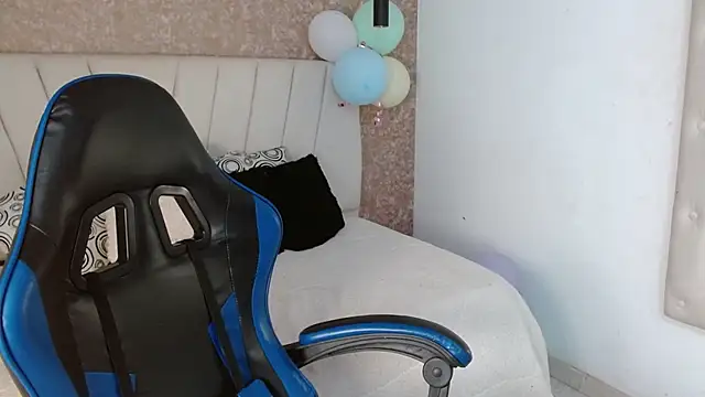 AliceSmity_ Chat XXX live