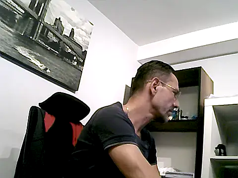 mastercharisma35 Adlı Modelin Web Kamerası Şovu
