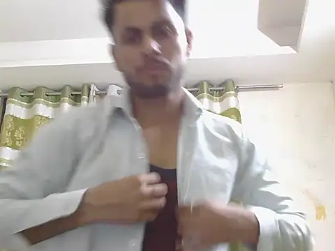 Stubborndesiboyn Live XXX chat