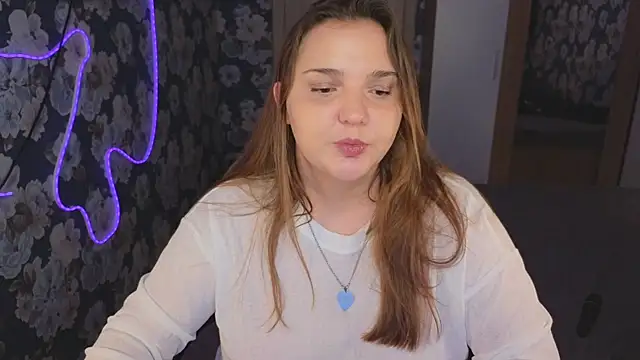 _momiji_ Adlı Modelin Canlı XXX Sohbeti
