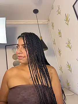 Laia_white élő XXX-chatje