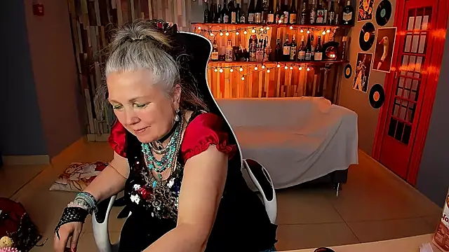 LilaMaharani élő XXX-chatje
