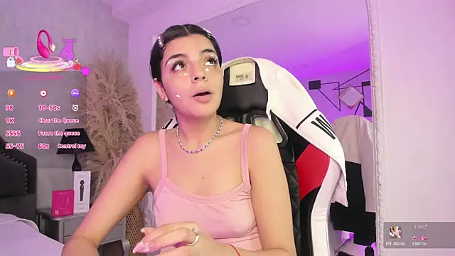 KarelyMitchel Chat XXX in diretta