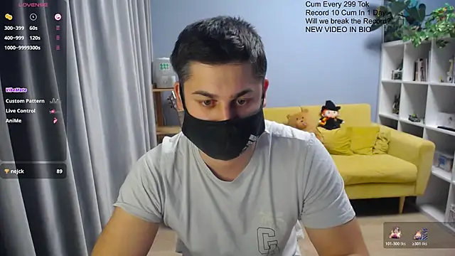 Živý XXX chat Tomguys