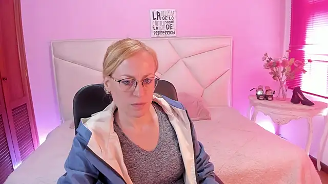 XXX chat uživo modela SammySanders