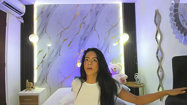 Roberta_Clous' Webcam Show