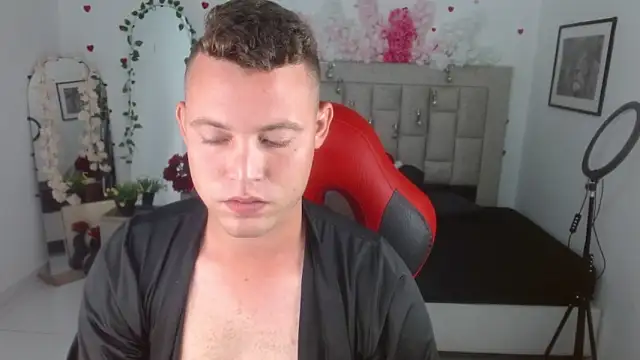 sven_fox723 Pertunjukan Webcam
