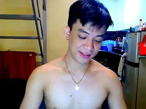 Show modela AsianCUMQUICKLY na web-kameri