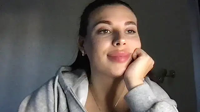 MoonriseGoddess Adlı Modelin Canlı XXX Sohbeti