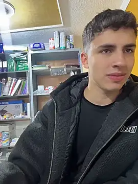 AdrianRinaldi Webcam Show