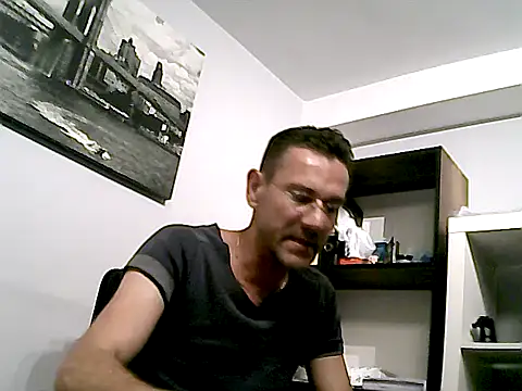 mastercharisma35 Adlı Modelin Canlı XXX Sohbeti