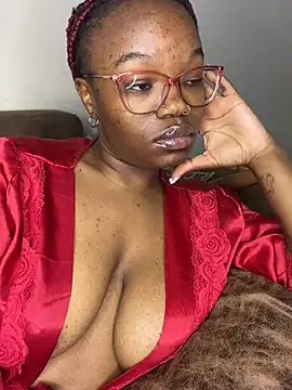 YummyMelanin117 Show Webcam