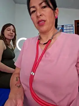 Show modela JustSamantha_ na web-kameri