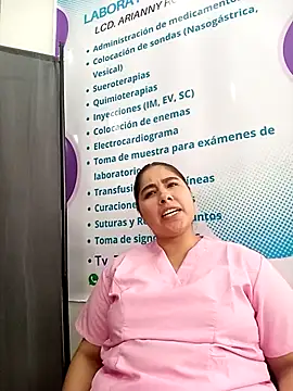 _Susy-Office1: διαδικτυακό σόου στην κάμερα