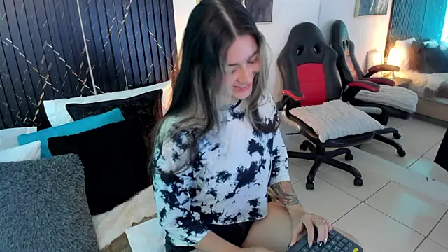 Bonnie_Rider Show in webcam