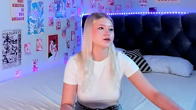 LunariaFox Live XXX Chat
