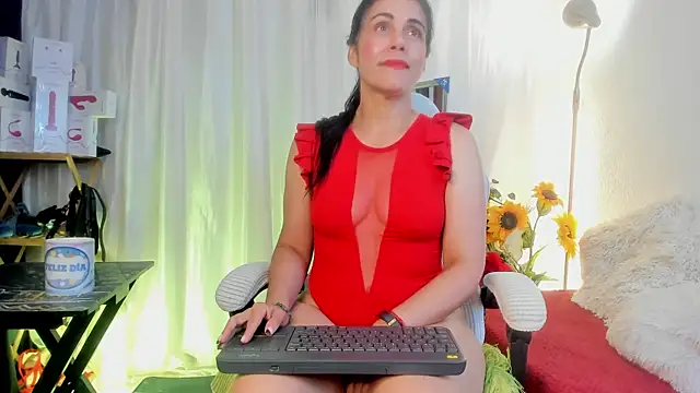 girasol_walton – Live XXX-chat