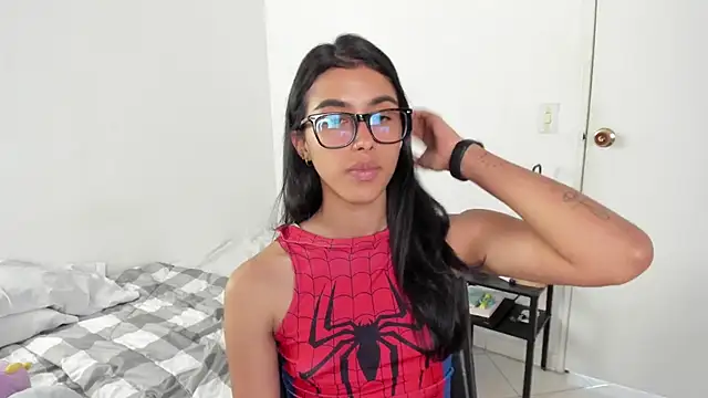 Mazikeen__18's Live XXX Chat