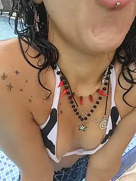 Isabella_Stark Pertunjukan Webcam