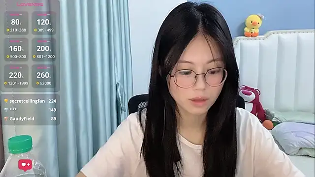 Luna-666 Pertunjukan Webcam